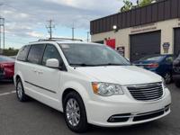2013 CHRYSLER TOWN & COUNTRY ONE OWNER LOW MILES RUNS GREAT WE FINANCE FEASTERVILLE - Image 9