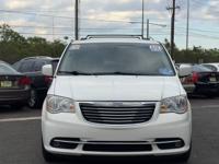 2013 CHRYSLER TOWN & COUNTRY ONE OWNER LOW MILES RUNS GREAT WE FINANCE FEASTERVILLE - Image 10