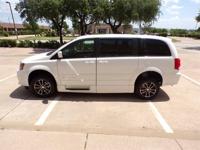 17 DODGE GRAND CARAVAN SE PLUS HANDICAPPED WHEELCHAIR MANUAL RAMP VAN Irving, TX - Image 6