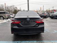 2024 Toyota Camry Hybrid LE CVT (Natl) BUY OR LEASE AVAILABLE! + EVERY CAR FULLY SERVICED AND GUARANTEED! - Image 5