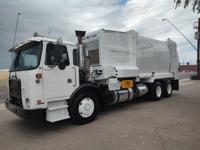 Refuse Truck / Garbage Truck / Trash Truck / 56K MI. "FINANCING" - Image 7