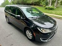 2020 Chrysler Pacifica Touring 3.6L v6 Roswell - Image 3