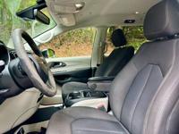 2020 Chrysler Pacifica Touring 3.6L v6 Roswell - Image 5