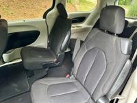 2020 Chrysler Pacifica Touring 3.6L v6 Roswell - Image 9