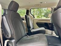 2020 Chrysler Pacifica Touring 3.6L v6 Roswell - Image 10
