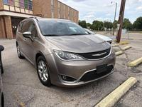 2017 Chrysler Pacifica Touring-L FWD - Image 3