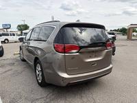 2017 Chrysler Pacifica Touring-L FWD - Image 5