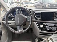 2017 Chrysler Pacifica Touring-L FWD - Image 6