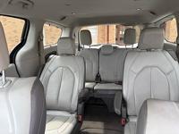 2017 Chrysler Pacifica Touring-L FWD - Image 9