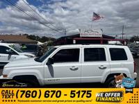 2013 Jeep Patriot Latitude 4x4SUV 4 x 4 SUV 4-x-4-SUV PRICED TO SELL! Bloom Auto Sales - Image 4