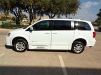 19K MILE DODGE GRAND CARAVAN SXT HANDICAP WHEELCHAIR PWR RAMP VAN Irving, TX - Image 6