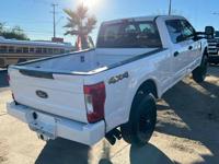 2017 Ford F-250 XLT Crewcab 6.7L 4x4!!! Phoenix - Image 8