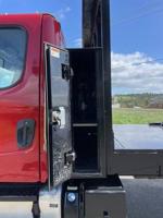 2016 FREIGHTLINER M2 24ft FLATBED **CUMMINS / ALLISON** SAN FRANCISCO - Image 7