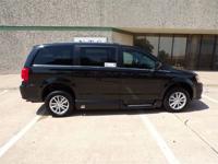 19 DODGE GRAND CARAVAN SXT MOBILITY HANDICAP WHEELCHAIR POWER RAMP VAN Irving, TX - Image 3