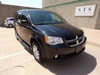 19 DODGE GRAND CARAVAN SXT MOBILITY HANDICAP WHEELCHAIR POWER RAMP VAN Irving, TX - Image 4