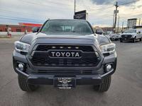 2017 Toyota Tacoma SR5 V6 4x4 4dr Double Cab 5.0 ft SB - Image 9