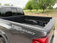 2017 Toyota Tacoma TRD Sport V6 - 106K - well serviced!!! Norman - Image 5