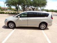 32K MILE CHRYSLER PACIFICA TOURING-L PLUS HANDICAP WHEELCHAIR RAMP VAN Irving, TX - Image 6
