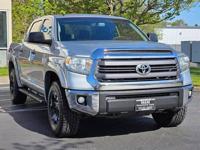 2015 Toyota Tundra CREW MAX 4X4 / V8 / XD WHEELS / NO RUST / 1-OWNER + M M Investment Cars - Portland - Image 3