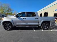 2015 Toyota Tundra CREW MAX 4X4 / V8 / XD WHEELS / NO RUST / 1-OWNER + M M Investment Cars - Portland - Image 4