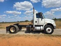 2013 International 4400 day cab truck 5th wheel