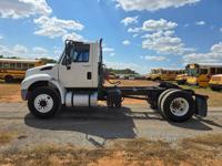 2013 International 4400 day cab truck 5th wheel - Image 6