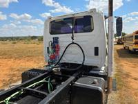 2013 International 4400 day cab truck 5th wheel - Image 8