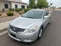 2012 Nissan Altima s Model AUTOMATIC CLEAN TITLE RUNS GREAT MESA - Image 2