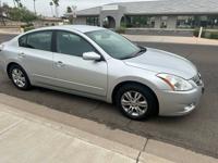 2012 Nissan Altima s Model AUTOMATIC CLEAN TITLE RUNS GREAT MESA - Image 4