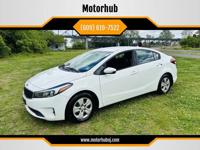 2017 Kia Forte LX 4dr Sedan 6M _Kia_ _Forte_ _Sedan_ - Image 2