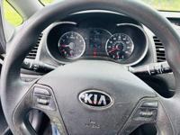 2017 Kia Forte LX 4dr Sedan 6M _Kia_ _Forte_ _Sedan_ - Image 10