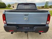 2023 Honda Ridgeline RTL Tower Rd Mundelein, IL 60060 - Image 10