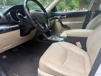 2011 Kia Sorento EX * Clean and reliable * Fully Loaded + - Image 8
