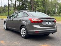 2012 Ford Focus SE / 38 MPG / Advance Trac / SYNC! multnomah county - Image 4