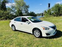 2014 Nissan Altima 2.5 S 4dr Sedan _Nissan_ _Altima_ _Sedan_ - Image 3