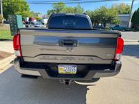 2017 Toyota tacoma trd sport crew cab long bed 4x4 PREMIUM TRUCK! PHILADELPHIA - Image 5