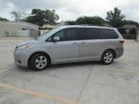2015 TOYOTA SIENNA LE HOUSTON - Image 3
