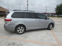 2015 TOYOTA SIENNA LE HOUSTON - Image 5