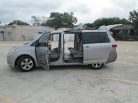 2015 TOYOTA SIENNA LE HOUSTON - Image 6