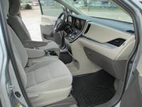 2015 TOYOTA SIENNA LE HOUSTON - Image 7