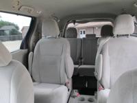 2015 TOYOTA SIENNA LE HOUSTON - Image 9