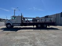 2013 Peterbilt 348 PTO, LOCKING DIFF, SLEEPER, DIESEL, AUTOMATIC - Image 3