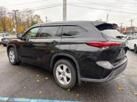 2021 Toyota Highlander L AWD (Natl) LOW WEEKLY PAYMENTS! + IF WE CANT APPROVE YOU, NO ONE CAN!!! - Image 4