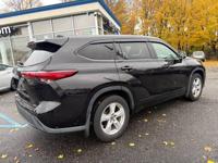 2021 Toyota Highlander L AWD (Natl) LOW WEEKLY PAYMENTS! + IF WE CANT APPROVE YOU, NO ONE CAN!!! - Image 5