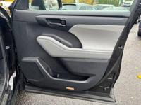 2021 Toyota Highlander L AWD (Natl) LOW WEEKLY PAYMENTS! + IF WE CANT APPROVE YOU, NO ONE CAN!!! - Image 8