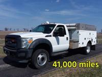 41k miles 2015 Ford F450 Mechanics Service Work Truck - Image 2