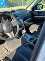 2011 Subaru Outback Limited AWD * High Miles * Daily driver - Image 7