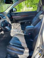 2011 Subaru Outback Limited AWD * High Miles * Daily driver - Image 8