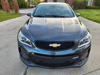 2017 Chevrolet SS Chevy NGM Nightfall Metallic Gray *6 Speed Manual Tower Rd Mundelein, IL 60060 - Image 4