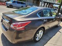 2013 NISSAN ALTIMA 2.5 SL. LEATHER, BOSE, BACKUP CAMERA, REMOTE START! JAMAICA - Image 3